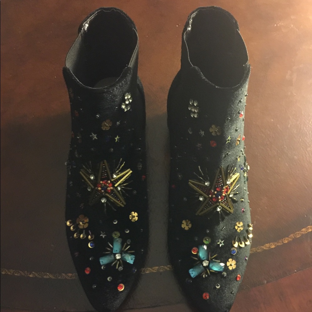 Betsy Johnson ladies shoes